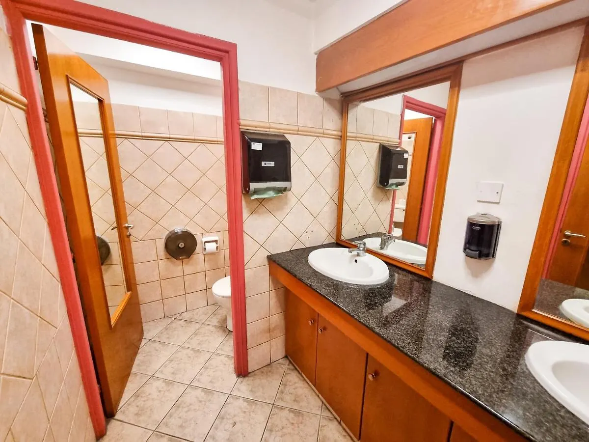 Unique City Hostel 100 Meters From Beach Larnaca 0*,